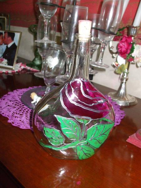 une carafe peinture sur verre et cern fait par moi meme